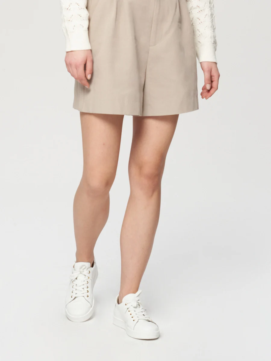 Białe półbuty sportowe