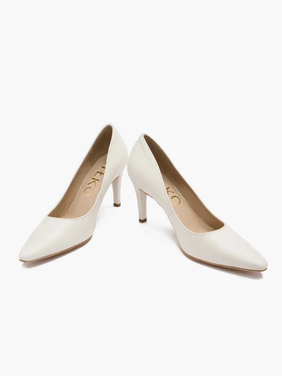 Kremowe czółenka na szpilce