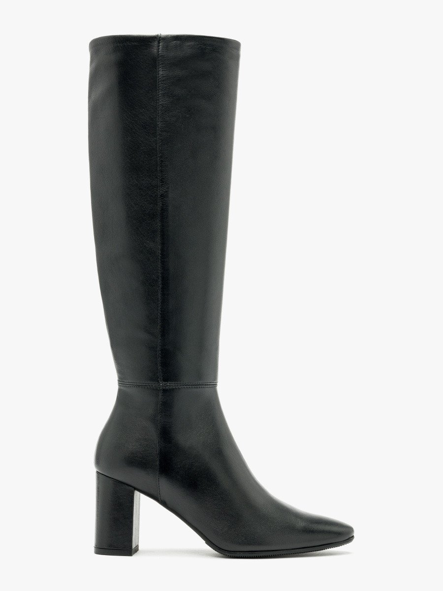 Czarne kozaki na obcasie