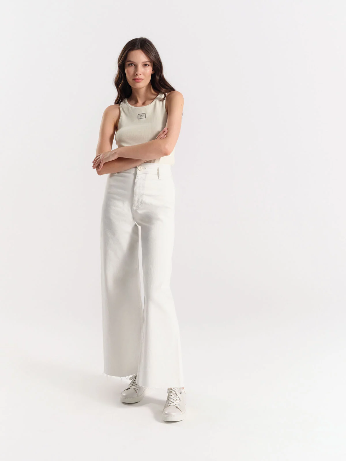 Perłowe półbuty sportowe na lekkim spodzie