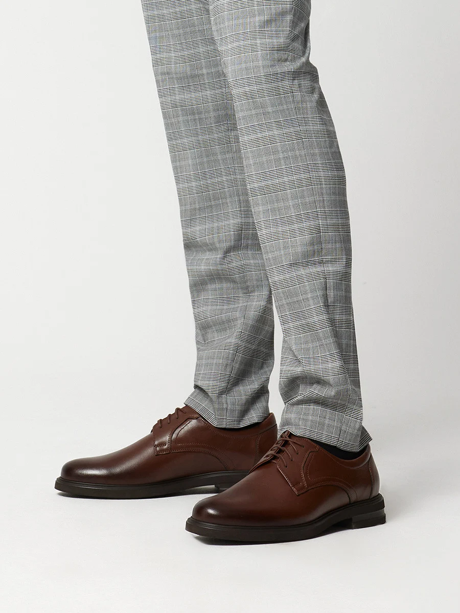 Brązowe półbuty na lekkim spodzie