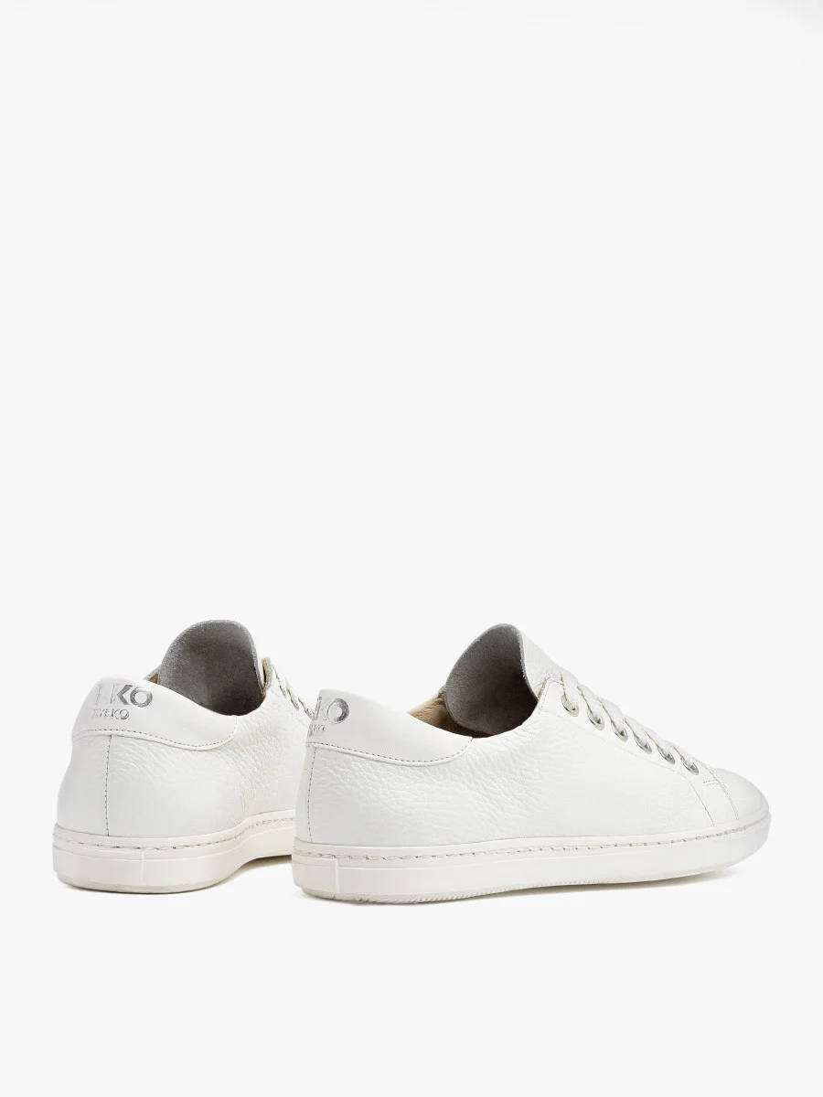 Białe półbuty sportowe