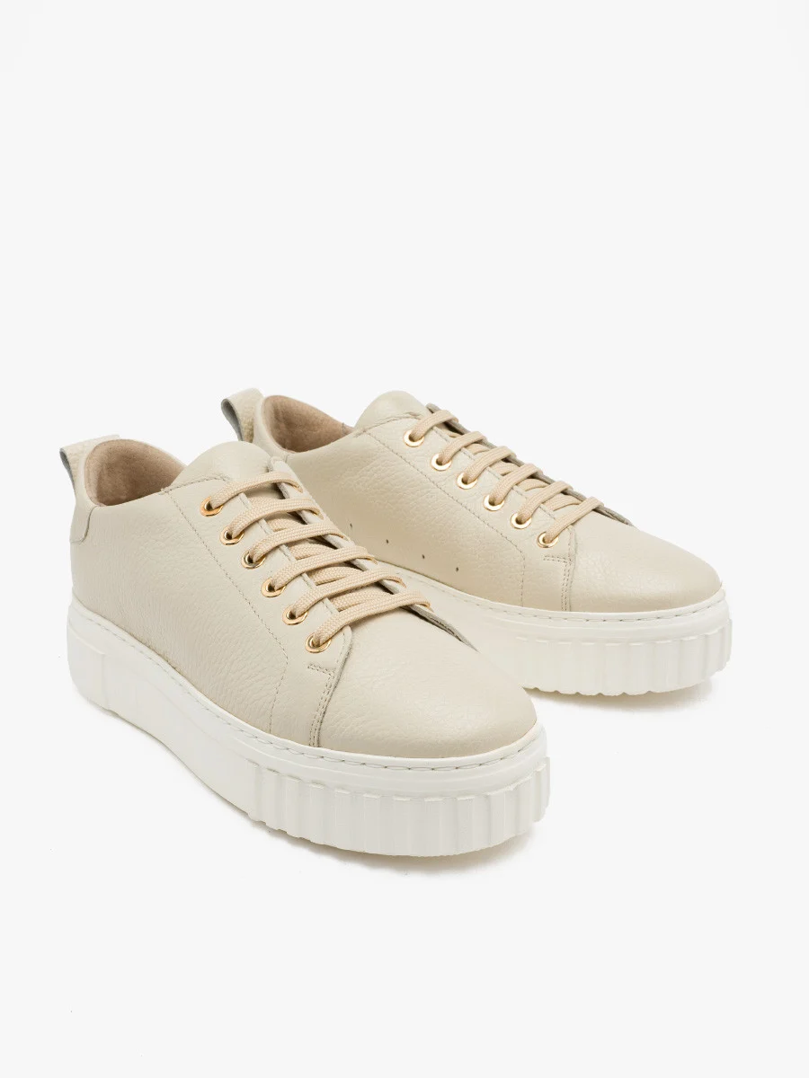 Kremowe półbuty sportowe na lekkiej podeszwie