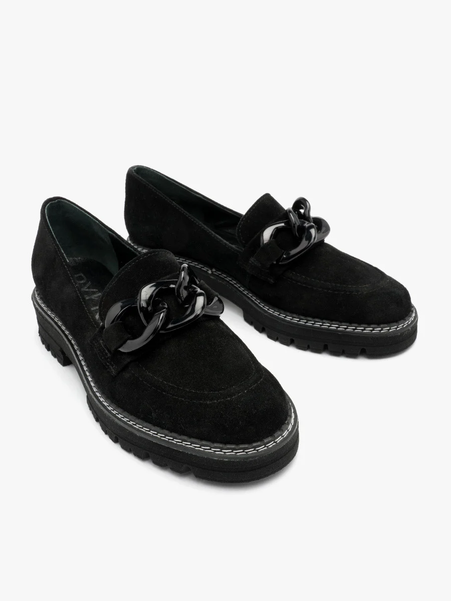 Welurowe mokasyny z łańcuchem