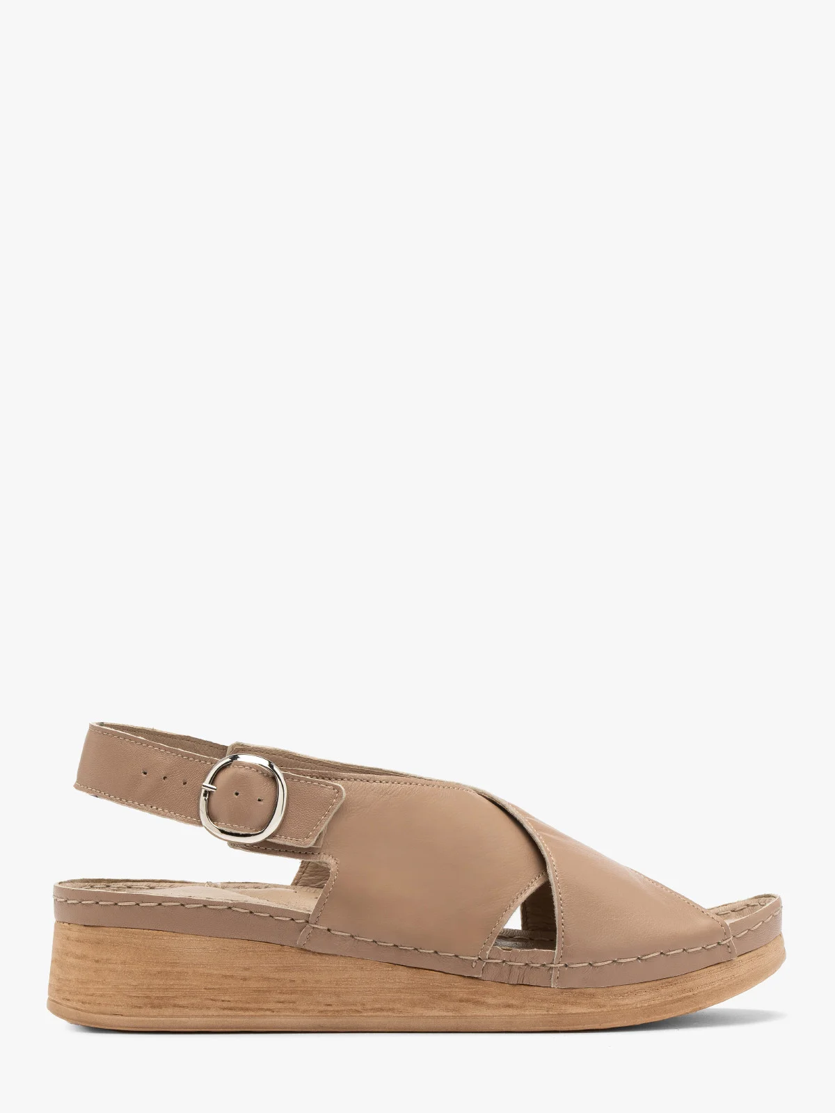 Beżowe sandały na niskiej platformie