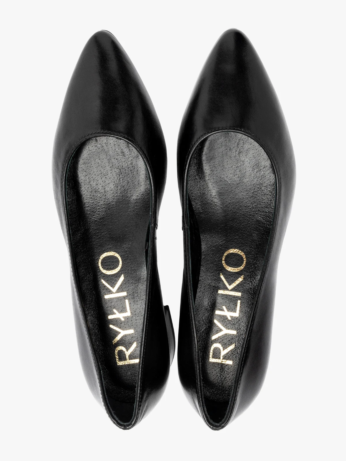 Czarne czółenka na niskim obcasie