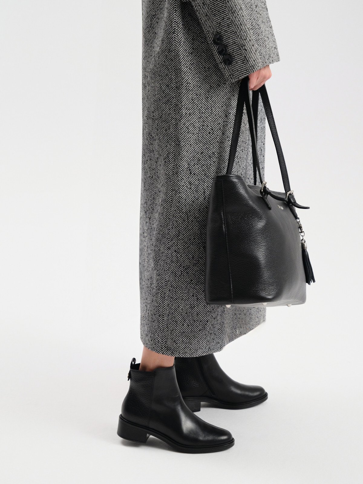 Czarne botki damskie z zamkiem