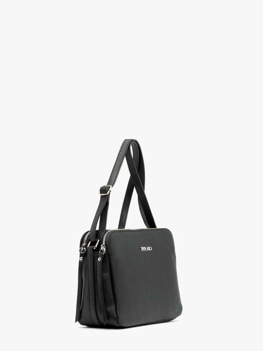 Czarna torebka z regulowanym paskiem