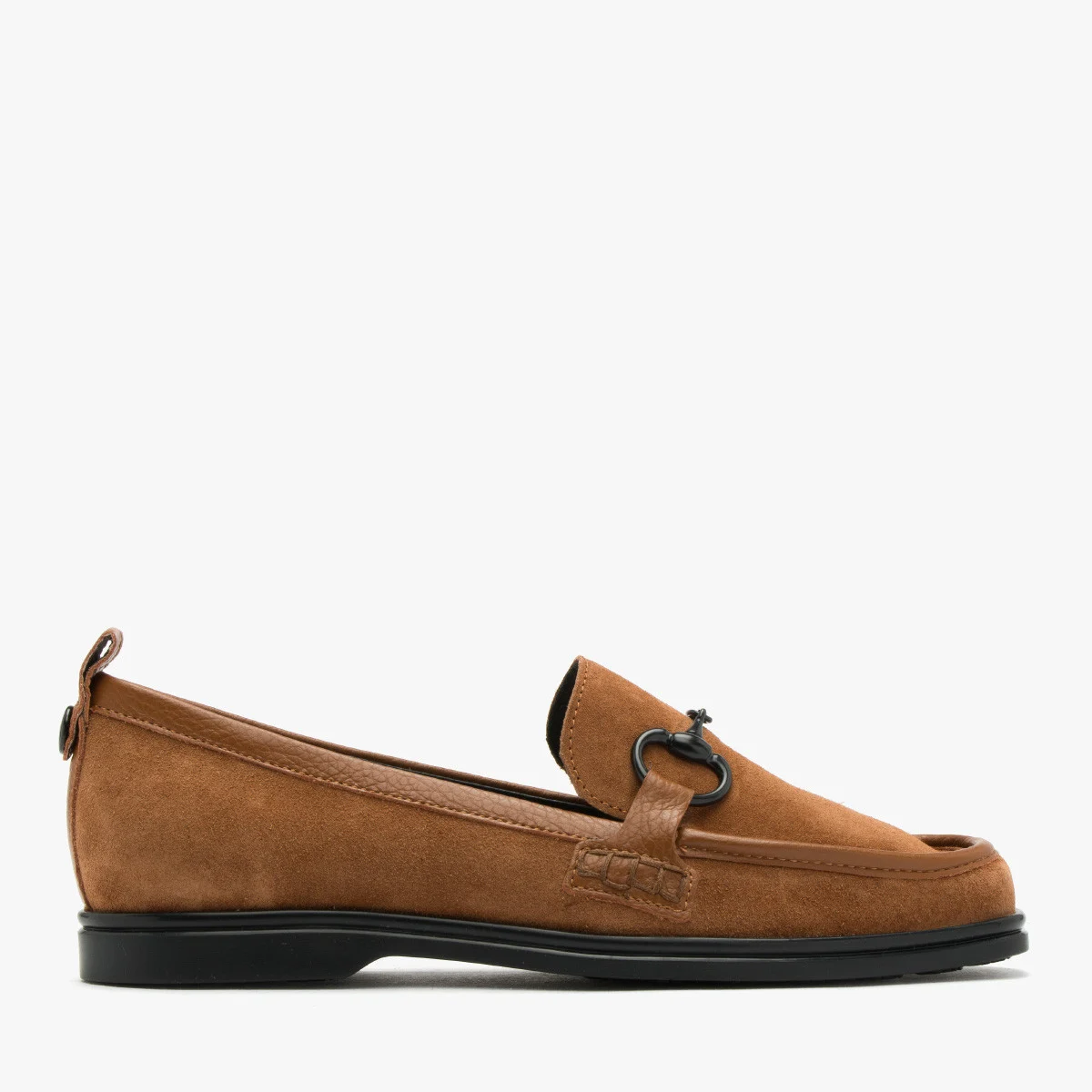 Brązowe mokasyny z czarną ozdobą