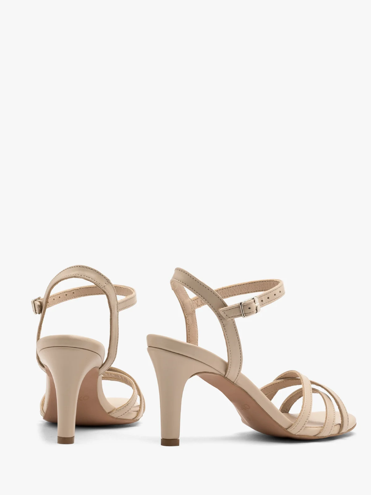Beżowe sandały na szpilce