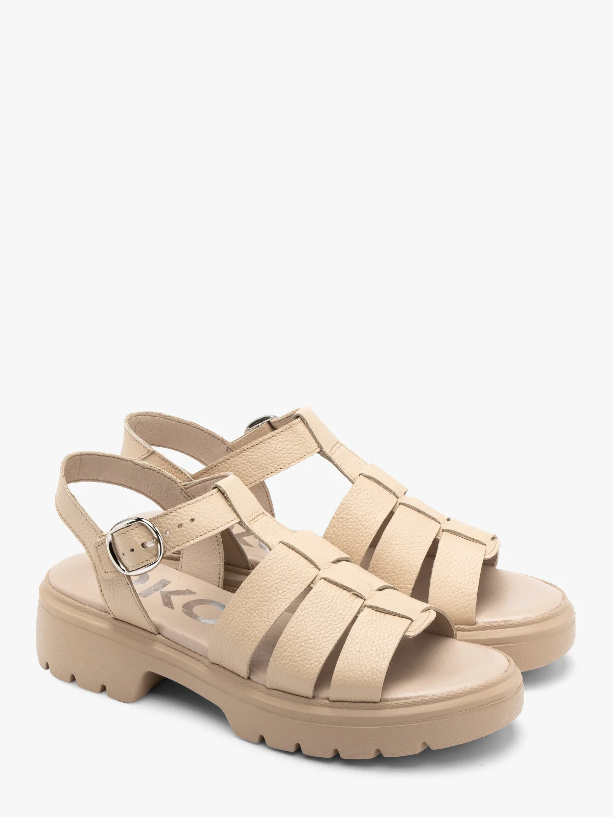 Beżowe sandały z ozdobną cholewką