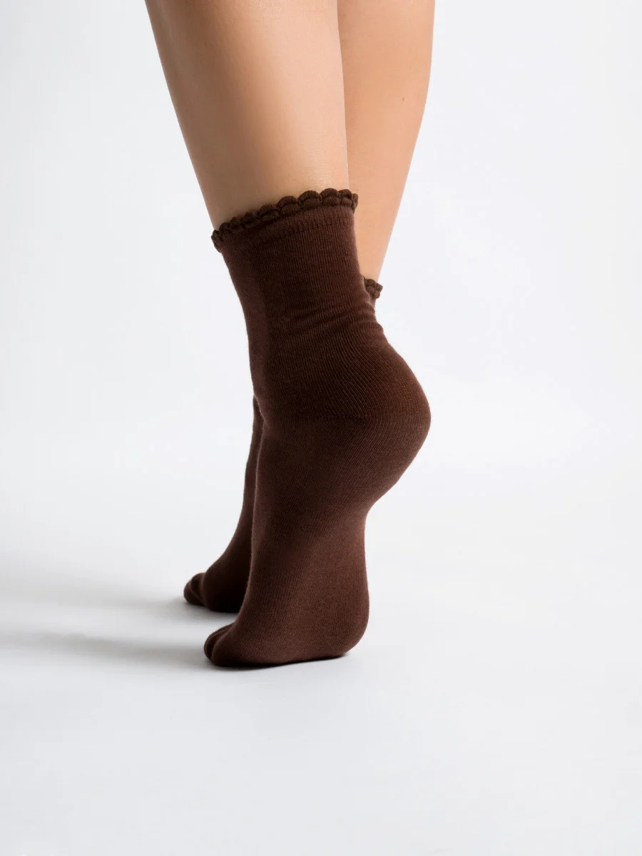 Brązowe skarpety bawełniane z falbanką