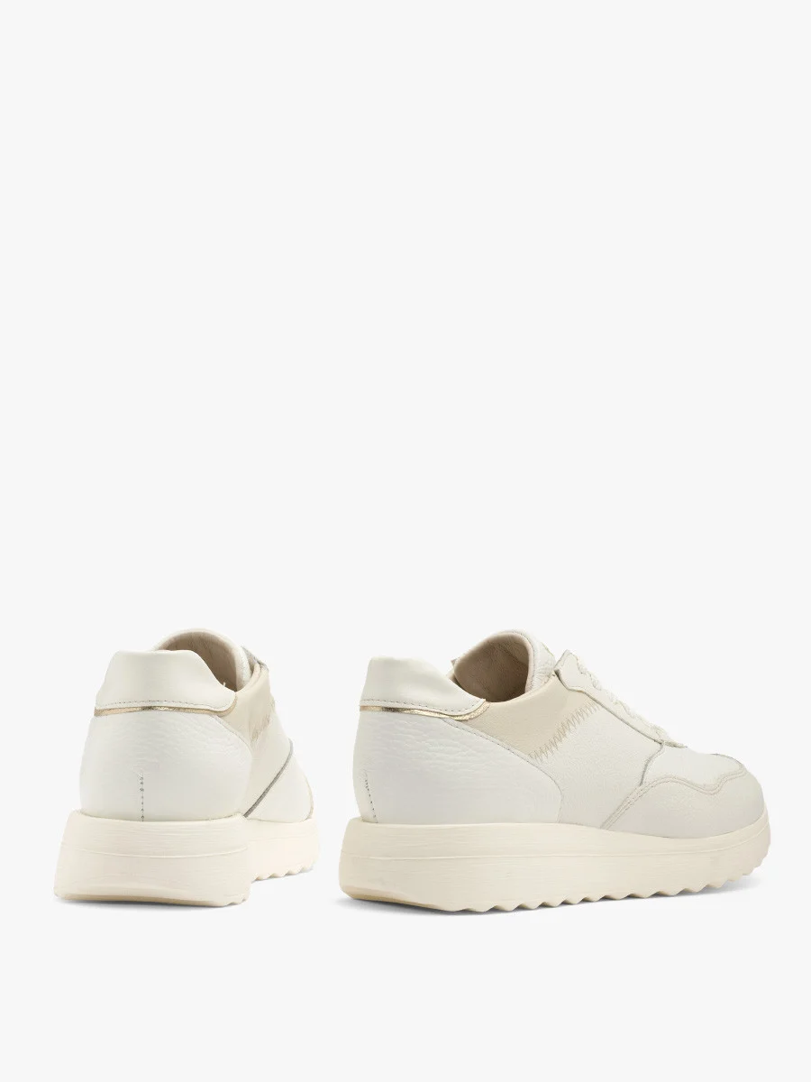 Białe sportowe półbuty z platynową wstawką na pięcie