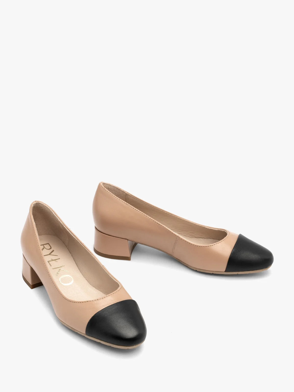 Beżowe czółenka damskie z czarnym noskiem na niskim klocku