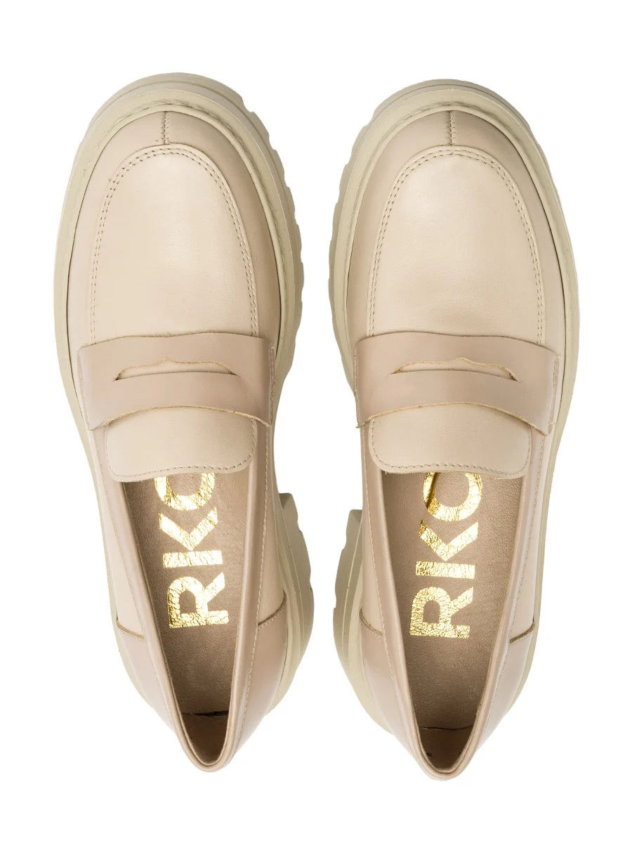 Beżowe mokasyny na grubej podeszwie