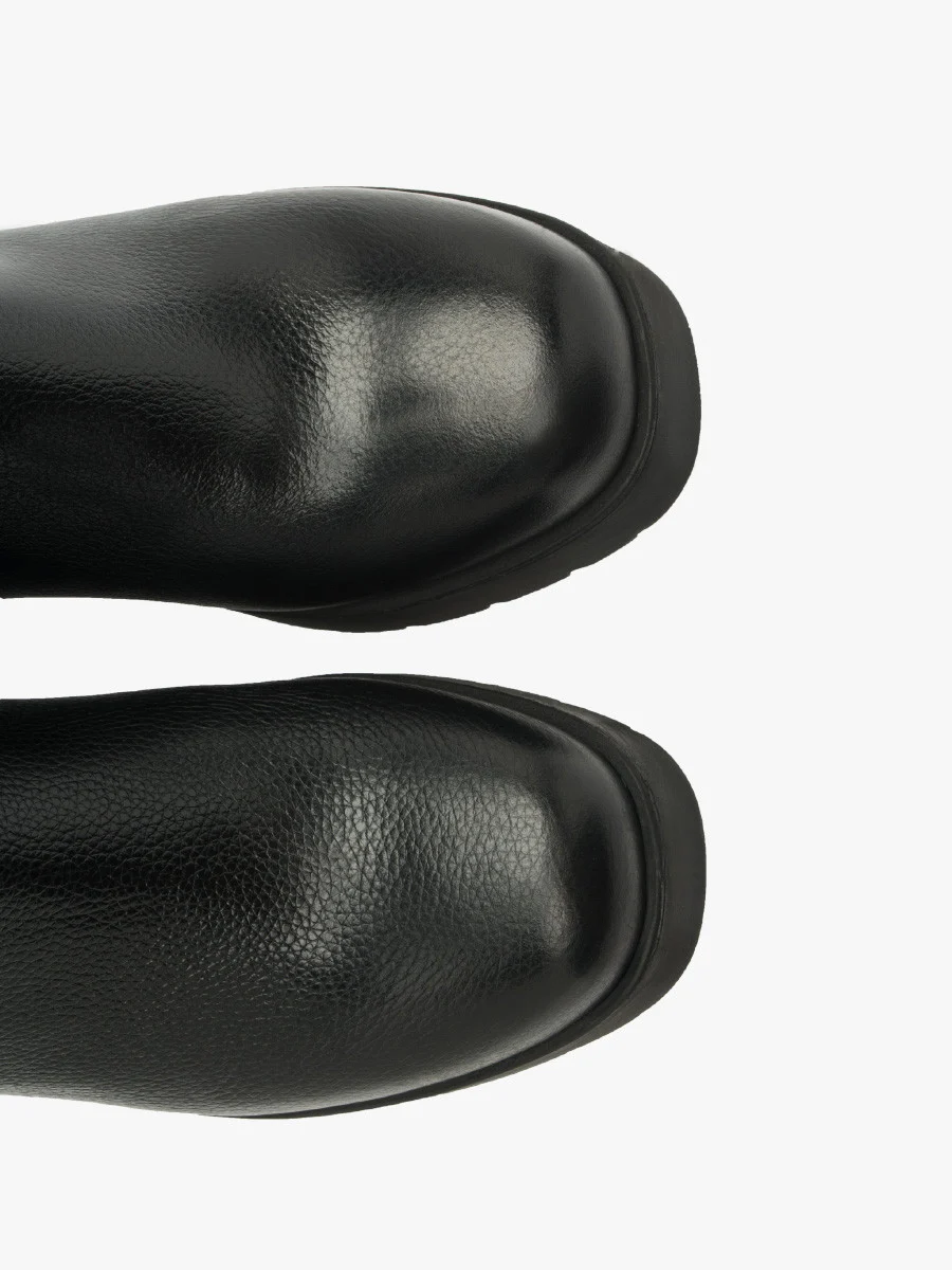 Czarne kozaki z elastyczną wąską cholewką