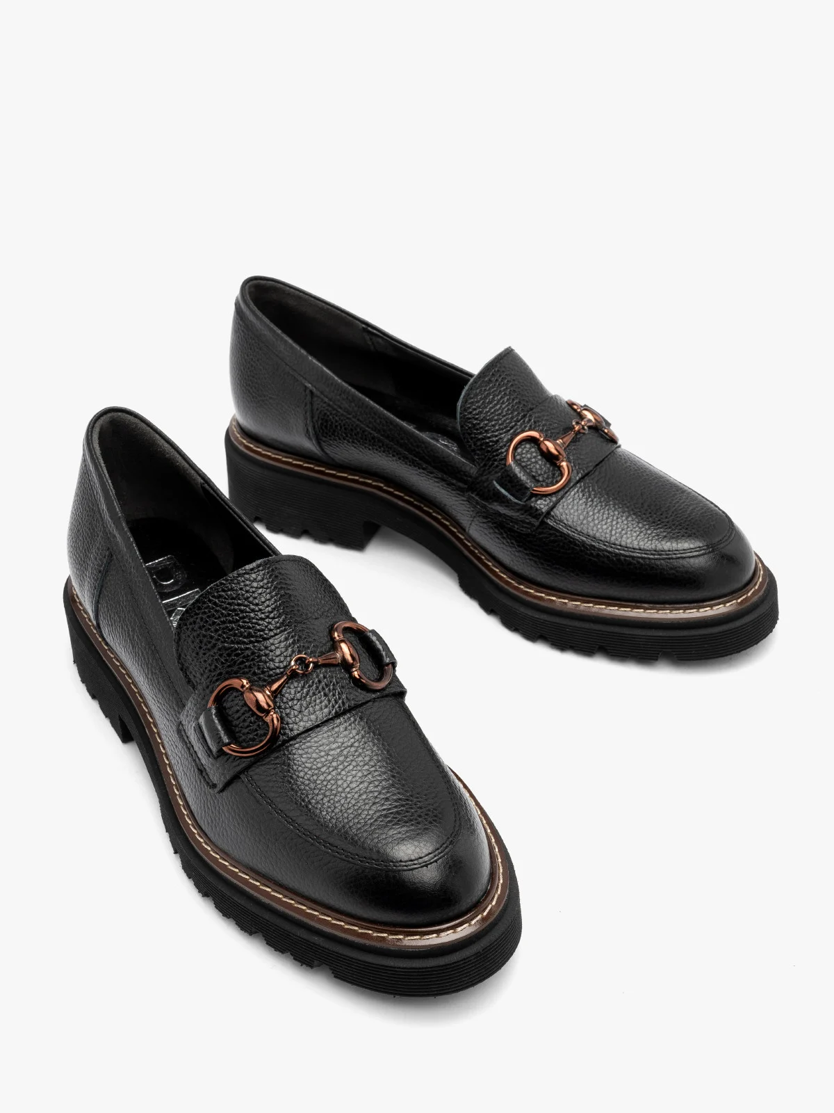 Mokasyny damskie w kolorze  czarnym z ozdobą