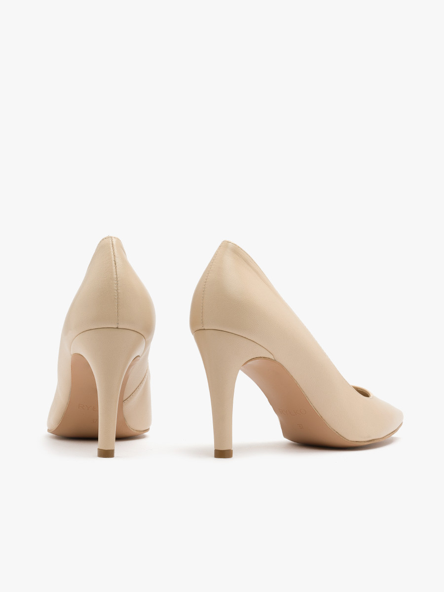Beżowe czółenka na szpilce