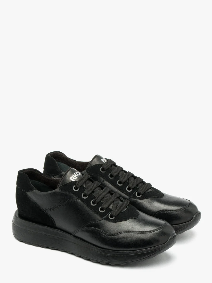 Czarne sportowe półbuty