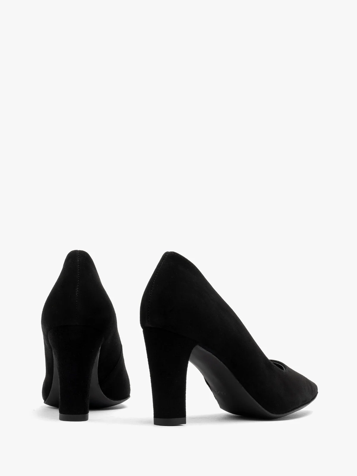 Czarne czółenka na grubej szpilce