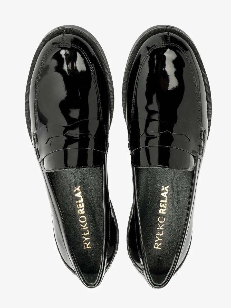 Lakierowane mokasyny damskie