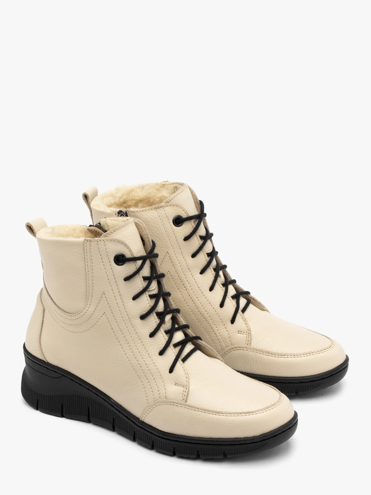 Kremowe, ocieplane kożuchem naturalnym trzewiki z zamkiem