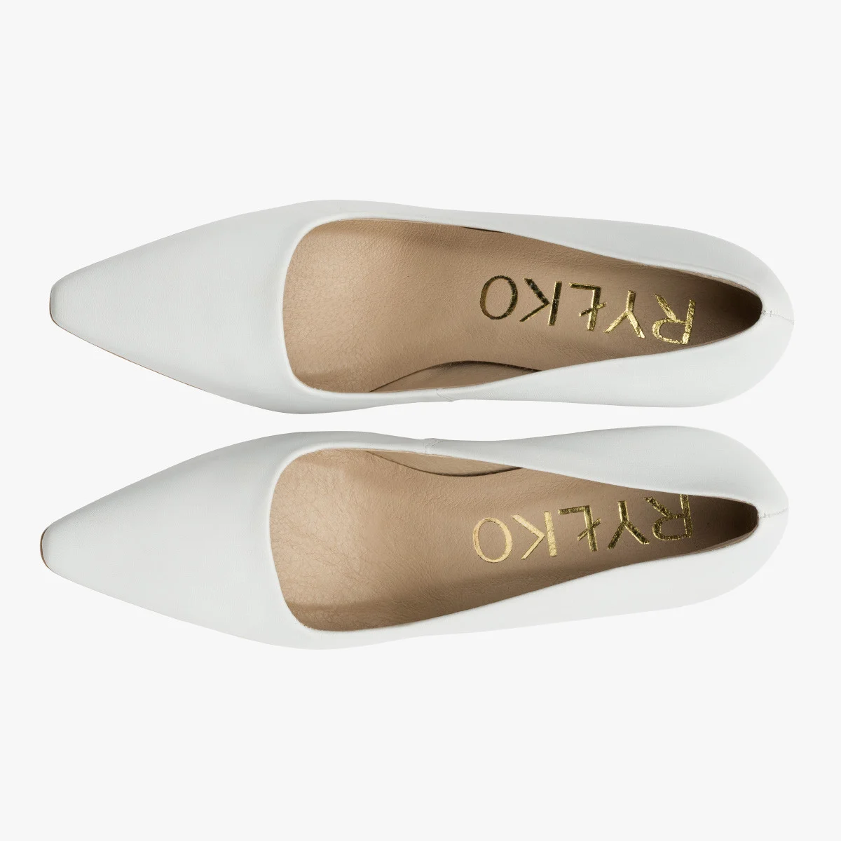 Białe czółenka na słupku