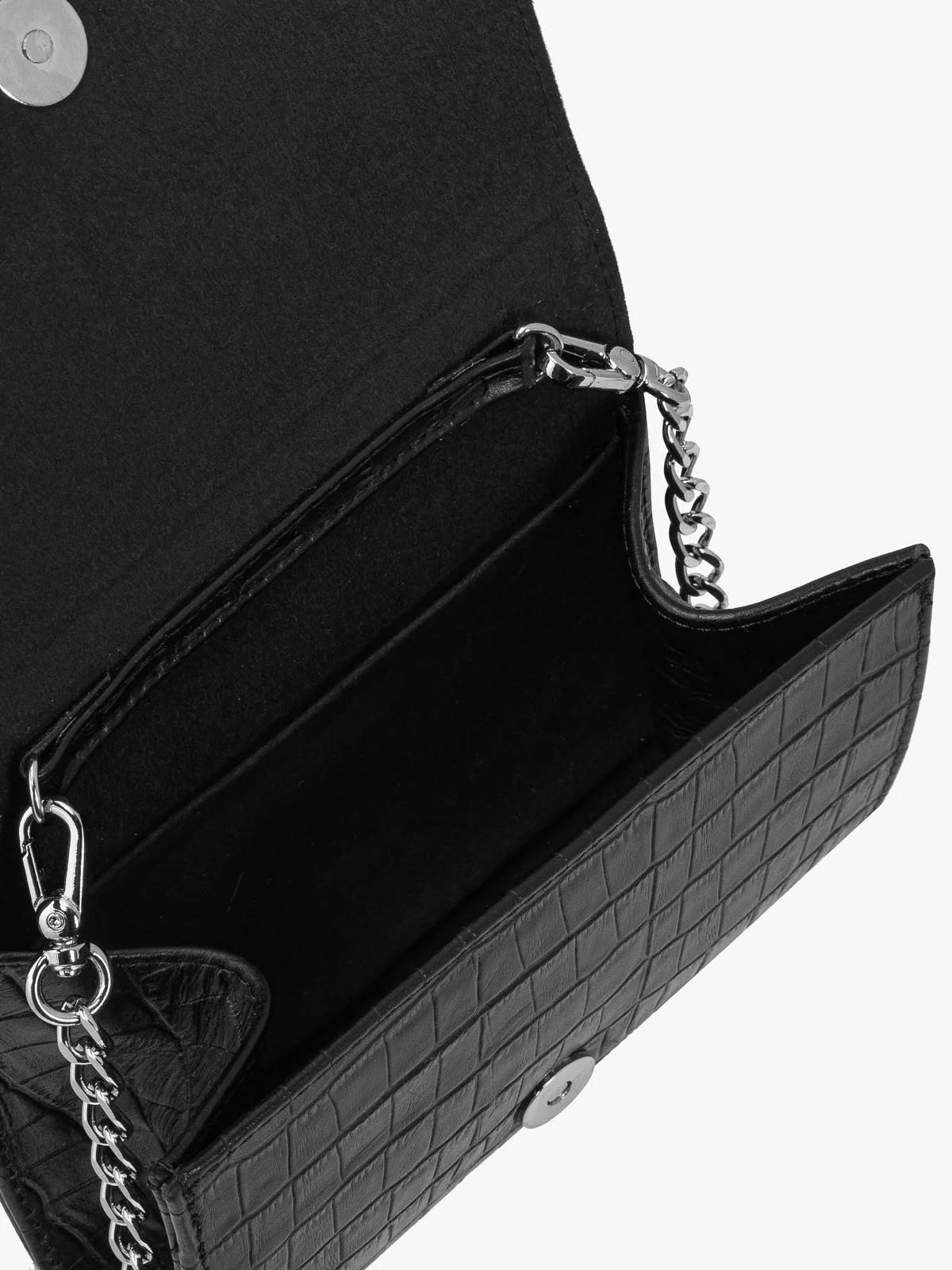 Mała czarna torebka z ozdobną fakturą