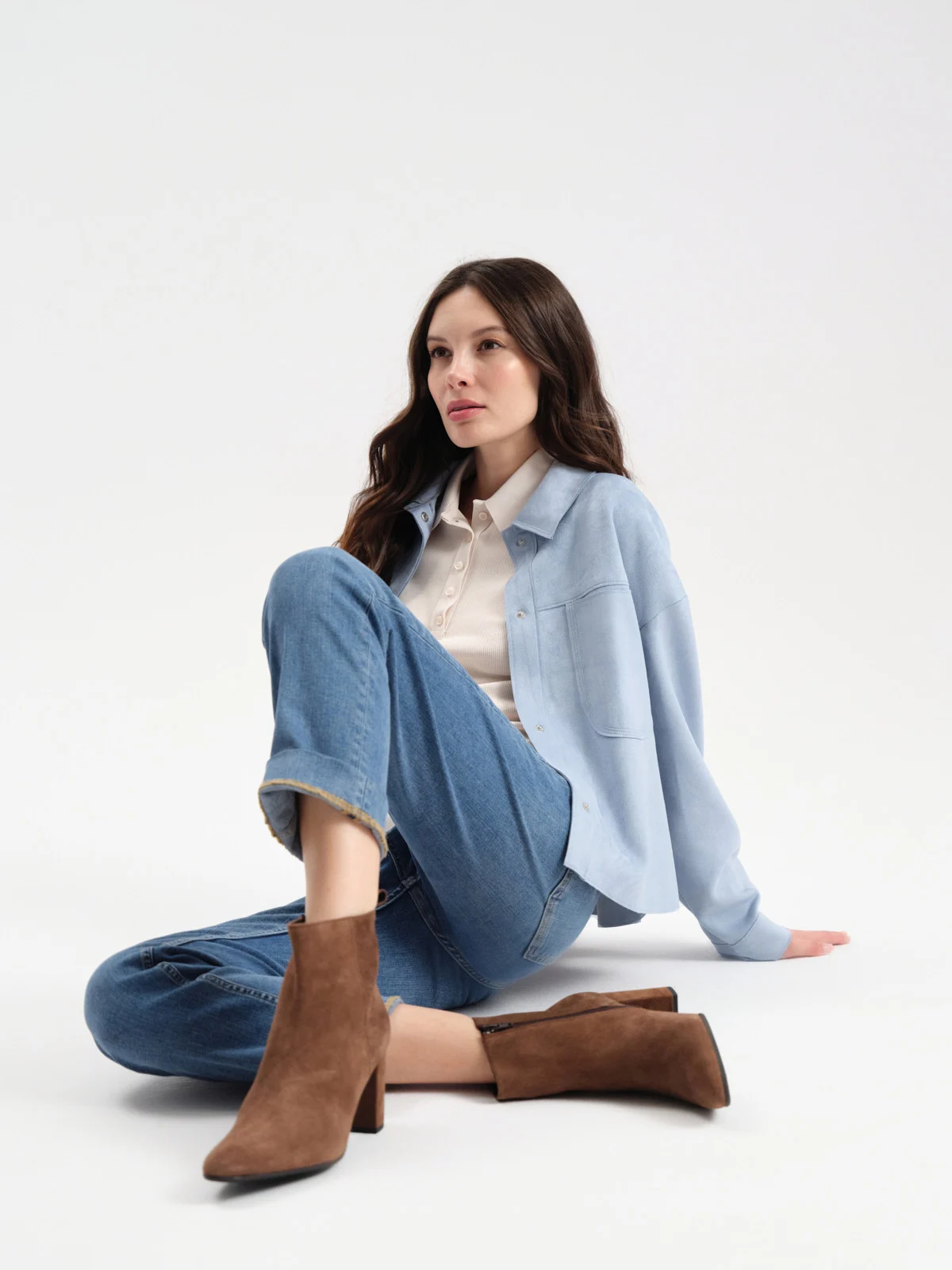 Welurowe botki damskie na słupkowym obcasie