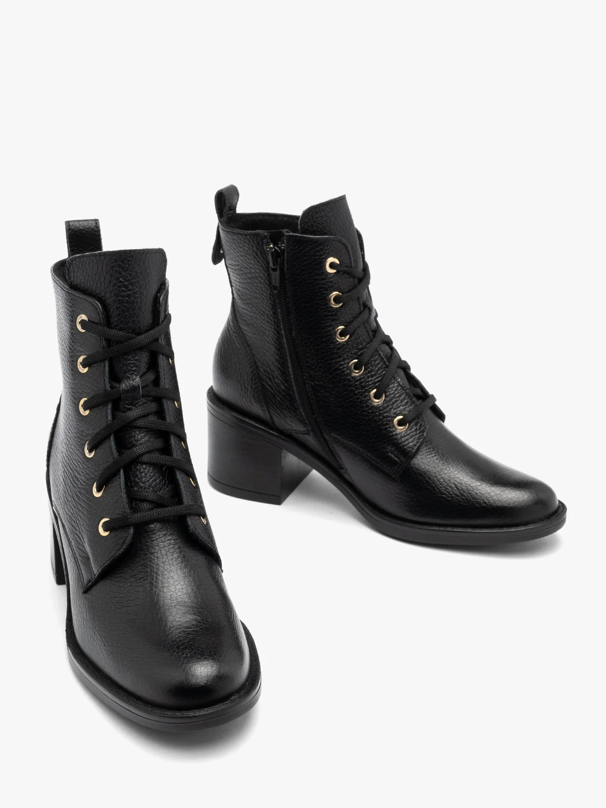 Czarne, sznurowane trzewiki damskie ze złotymi oczkami