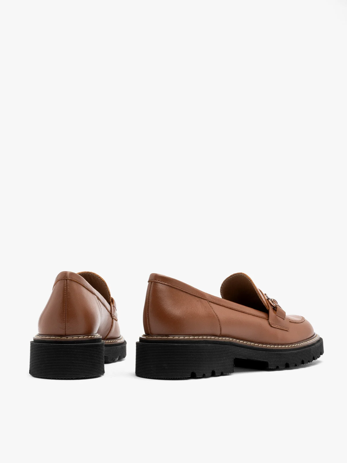 Mokasyny damskie w kolorze  brązowym z ozdobą