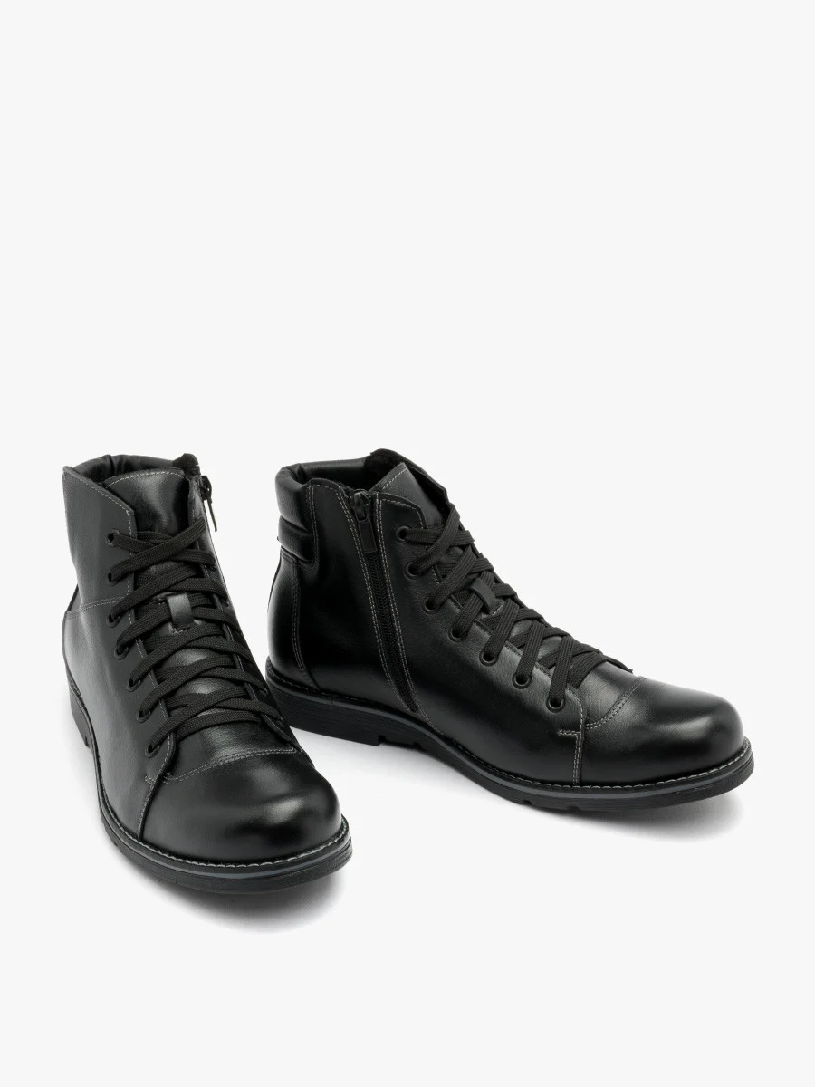 Czarne trzewiki z przeszyciami