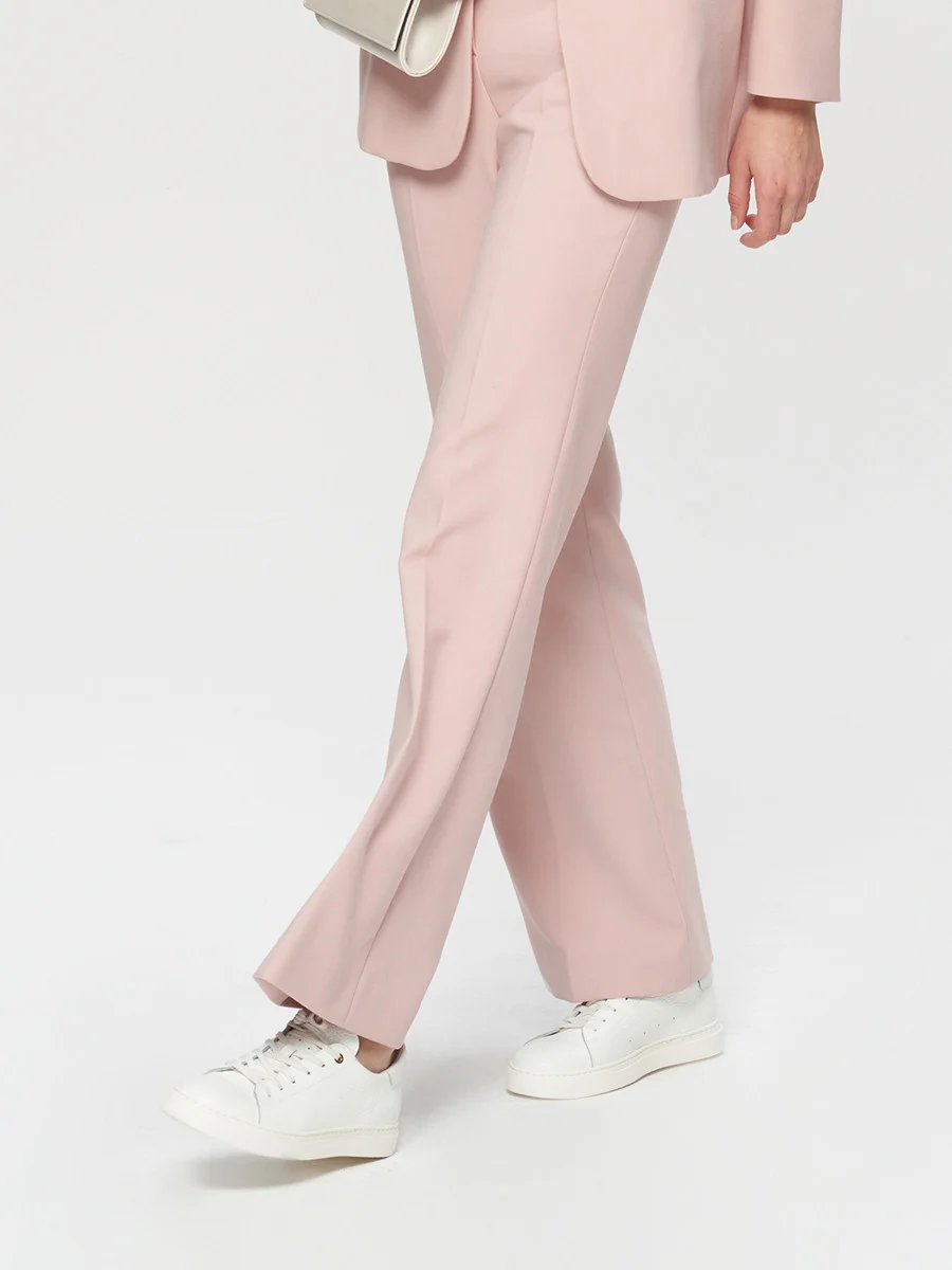 Białe półbuty sportowe ze złotymi detalami