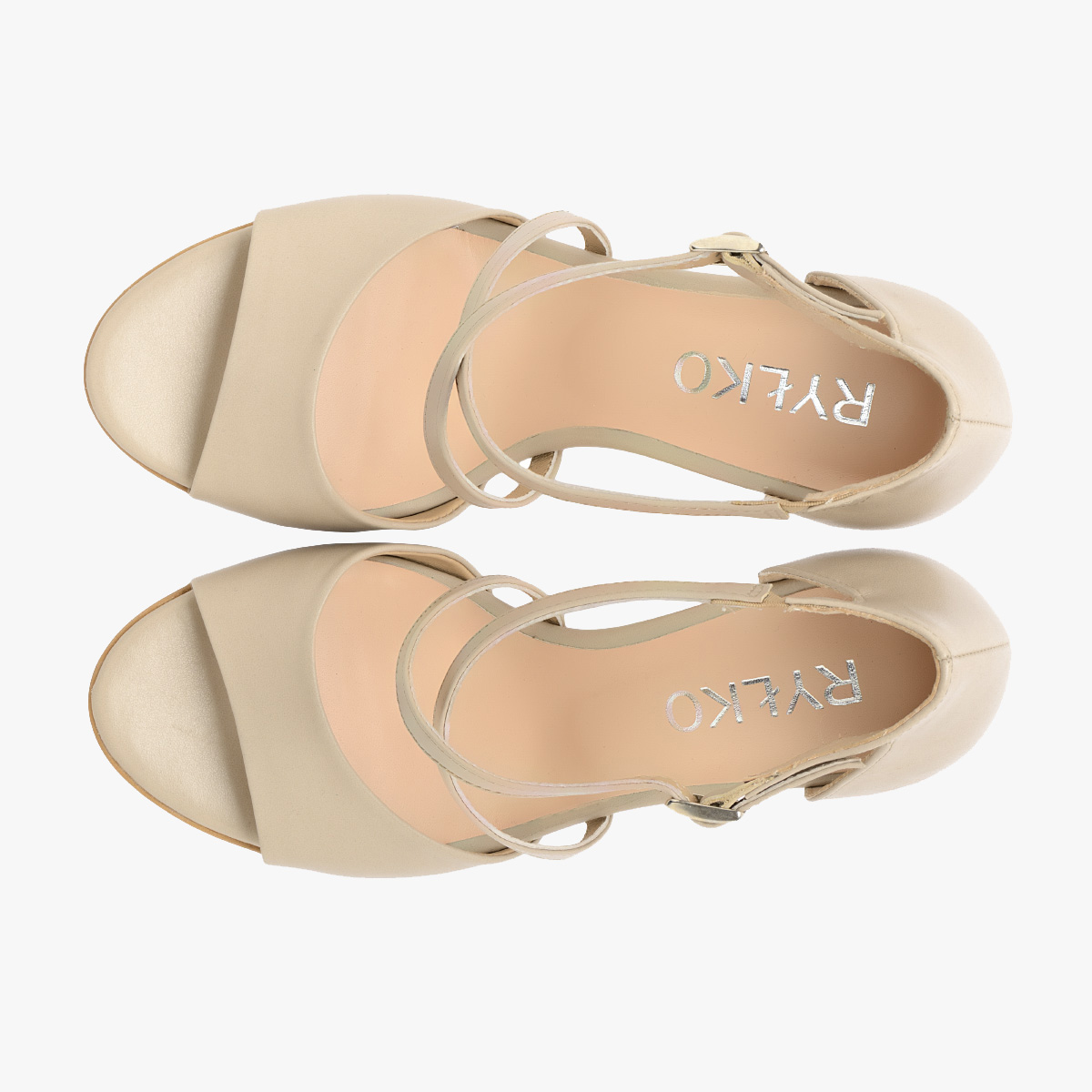 Sandały z ozdobnymi paseczkami