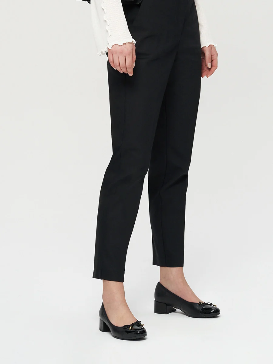 Czarna czółenka z ozdobną kokardką