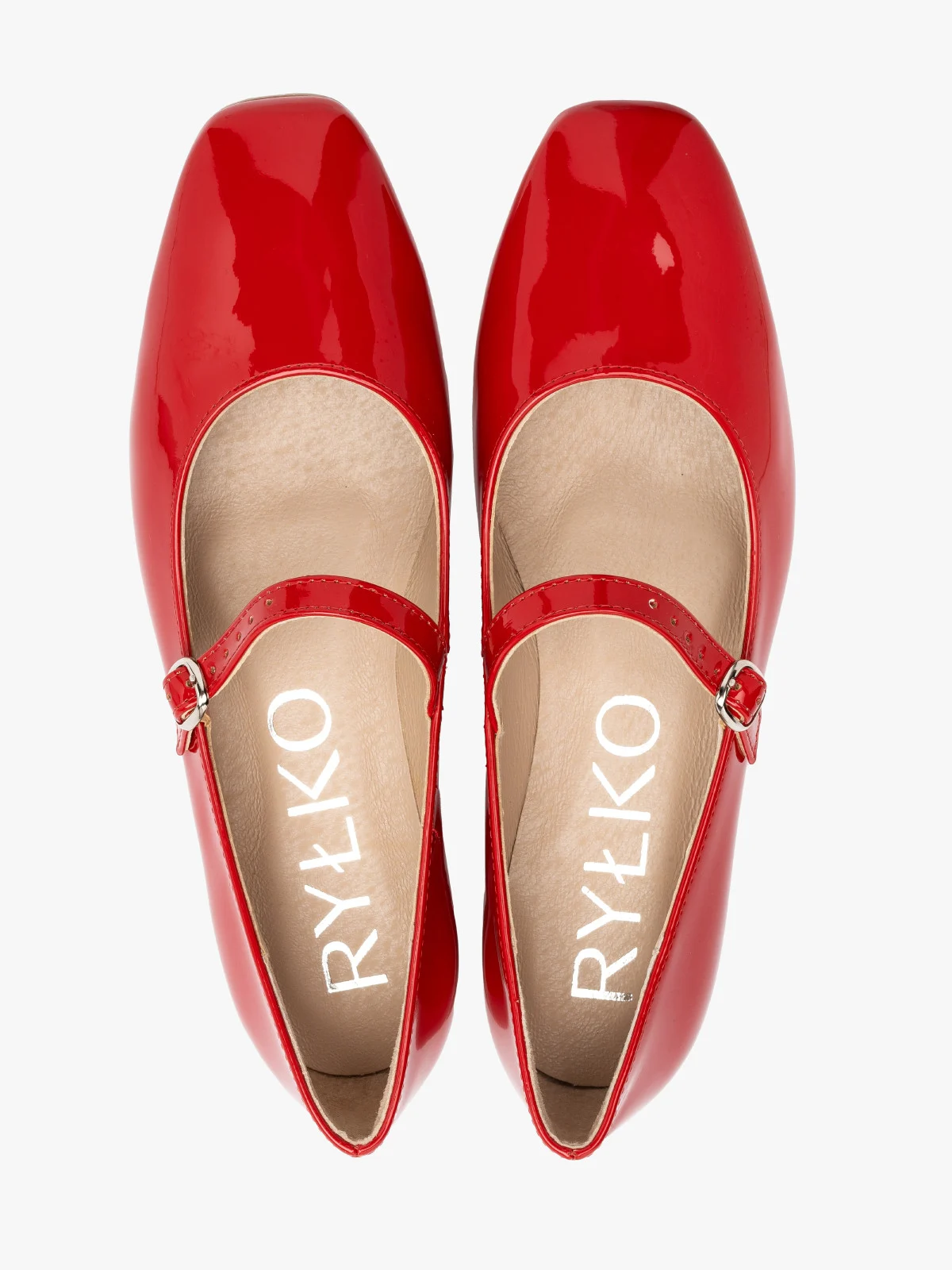 Czerwone lakierowane baleriny z ozdobnym zapięciem