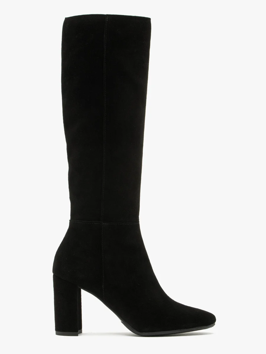 Czarne kozaki damskie z wąską cholewką