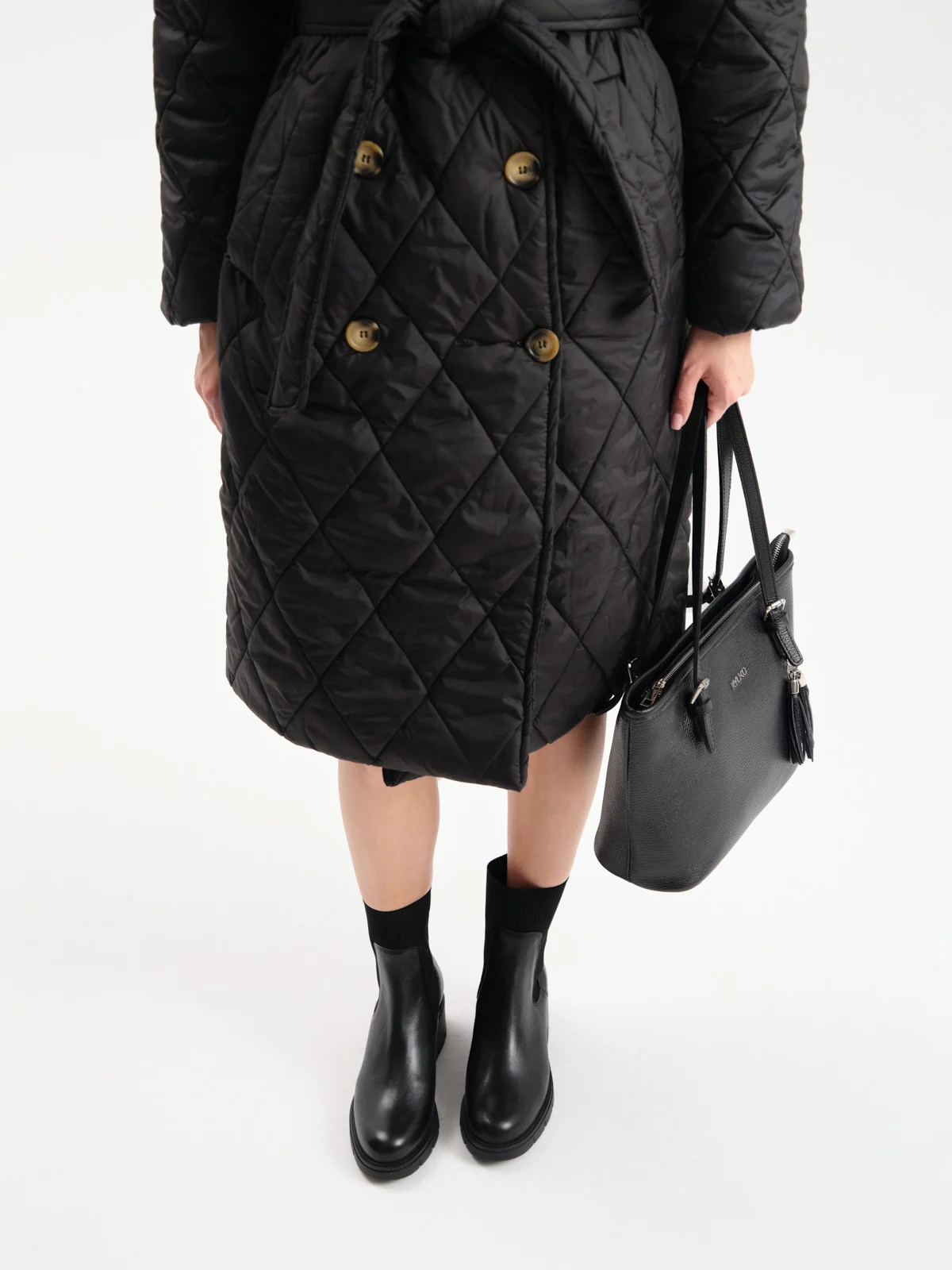 Czarne sztyblety damskie z ozdobną gumą