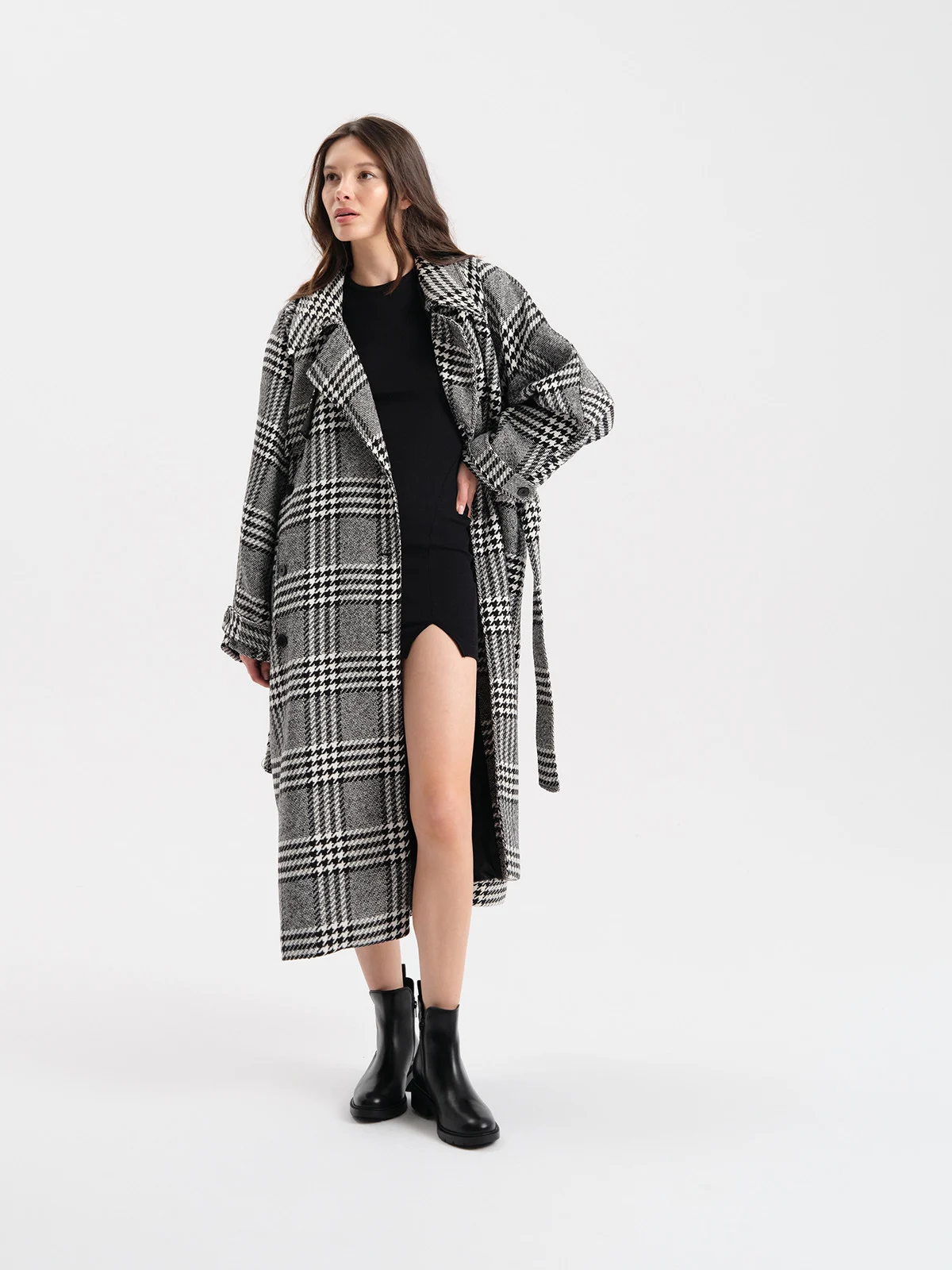 Czarne botki damskie na płaskiej podeszwie