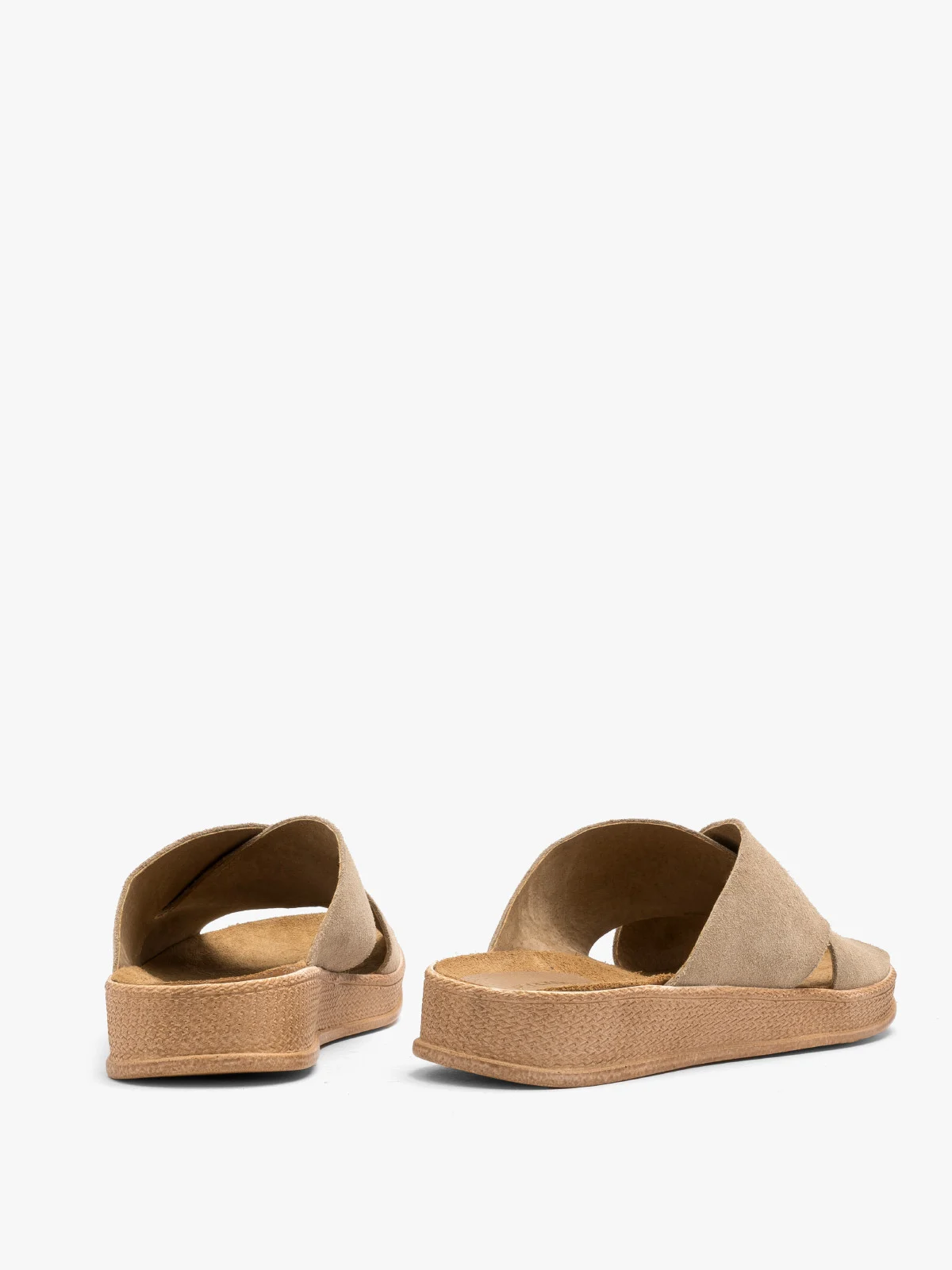 Piaskowe klapki na ozdobnym spodzie