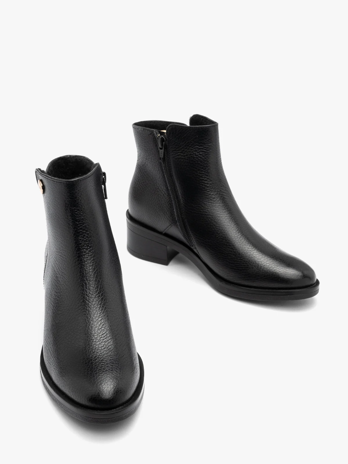 Czarne, klasyczne botki damskie