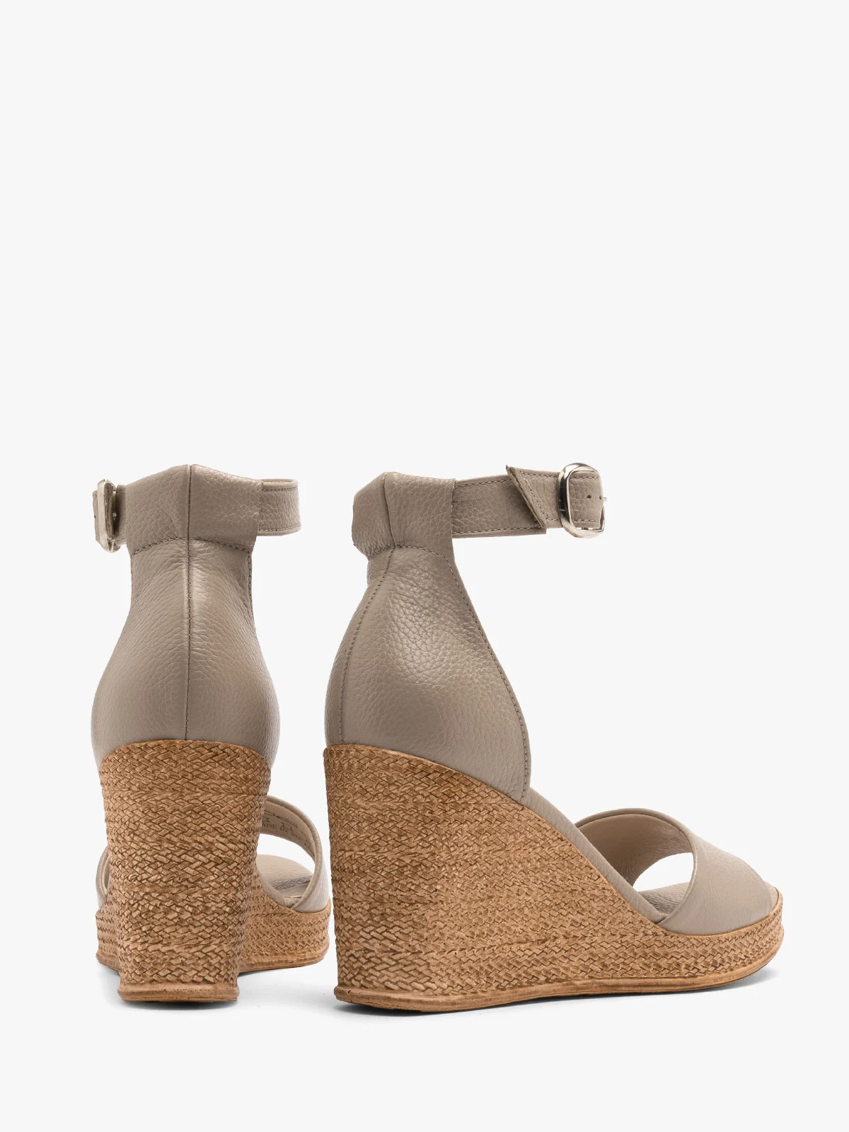 Beżowe sandały z paskiem wokół kostki