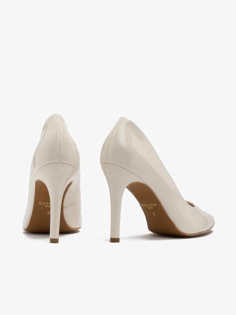 Kremowe, lakierowane szpilki na wysokim obcasie