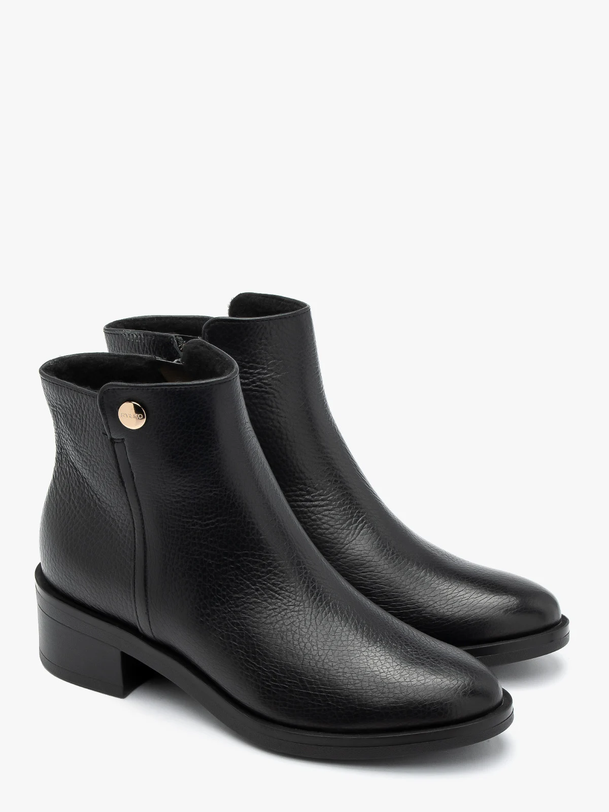 Czarne, klasyczne botki damskie