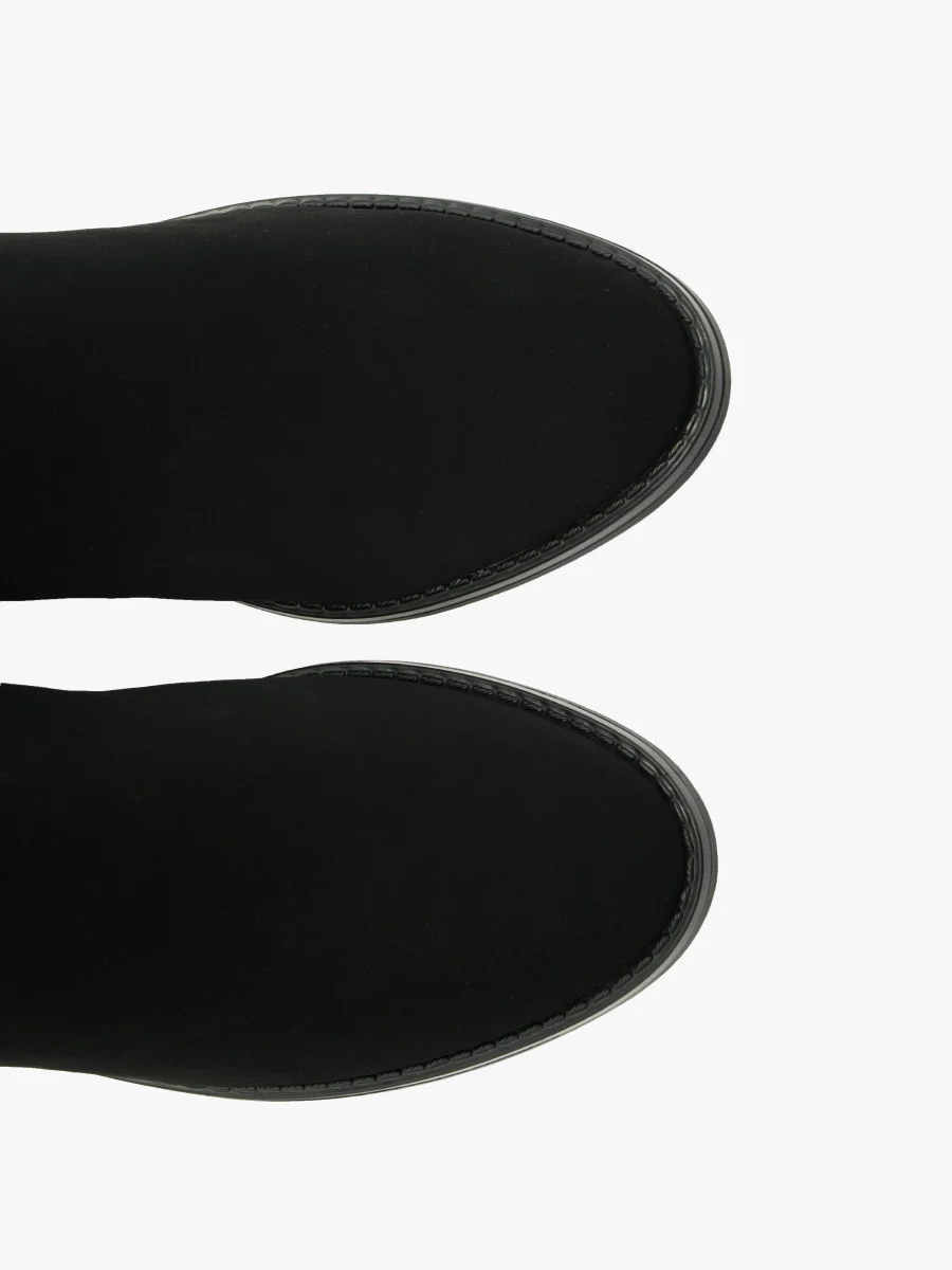 Czarne kozaki damskie z szeroką cholewką