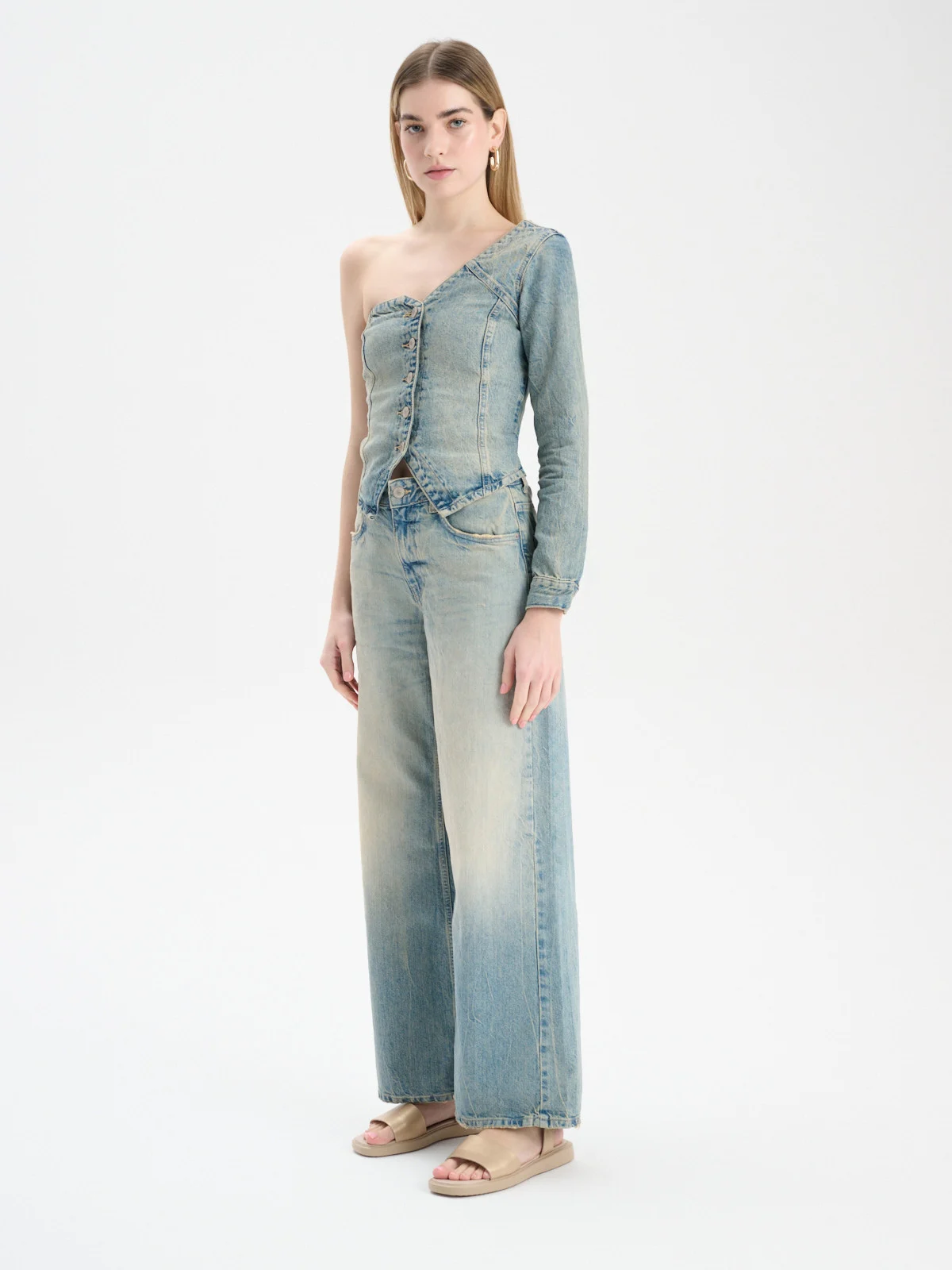 Złote sandały damskie