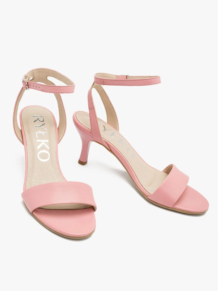 Różowe sandały na szpilce