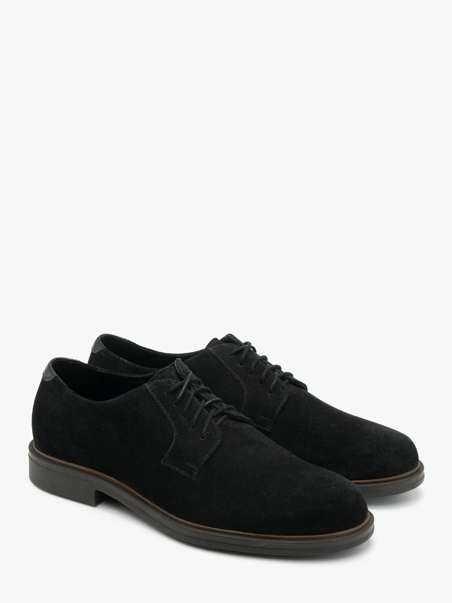 Czarne półbuty sznurowane