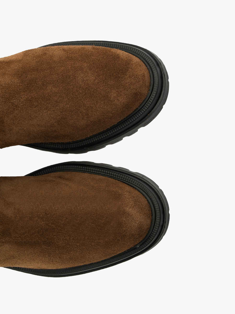 Brązowe kozaki damskie na lekkiej podeszwie