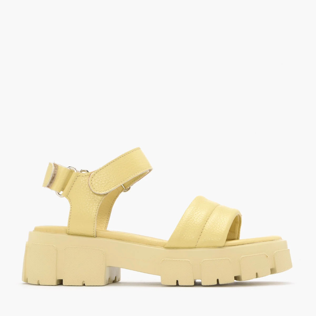 Żółte sandały na lekkiej podeszwie